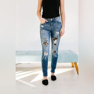 JUDY BLUE LET THE ANIMAL OUT SKINNY JEANS